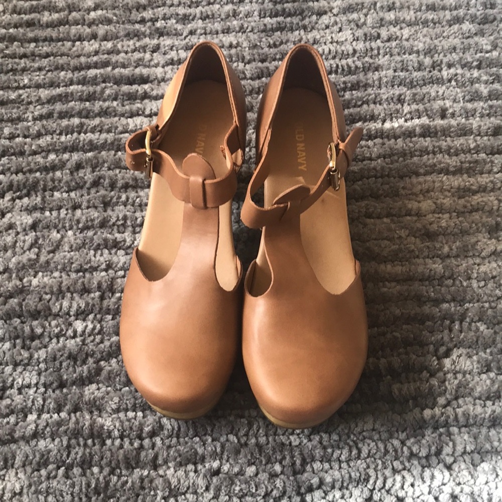 Old navy t-strap heels size 8